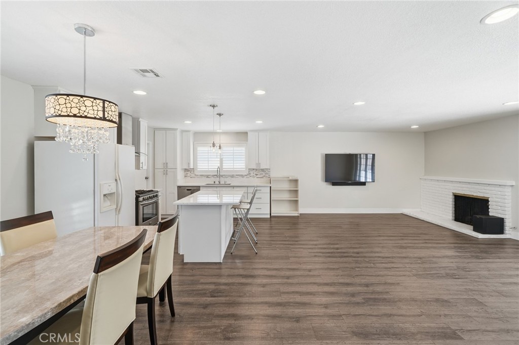 22922 Dry Creek