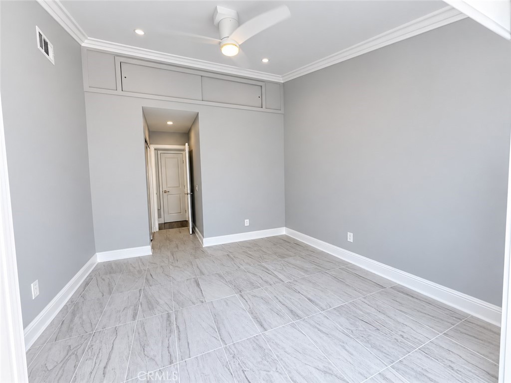 7327 Linden