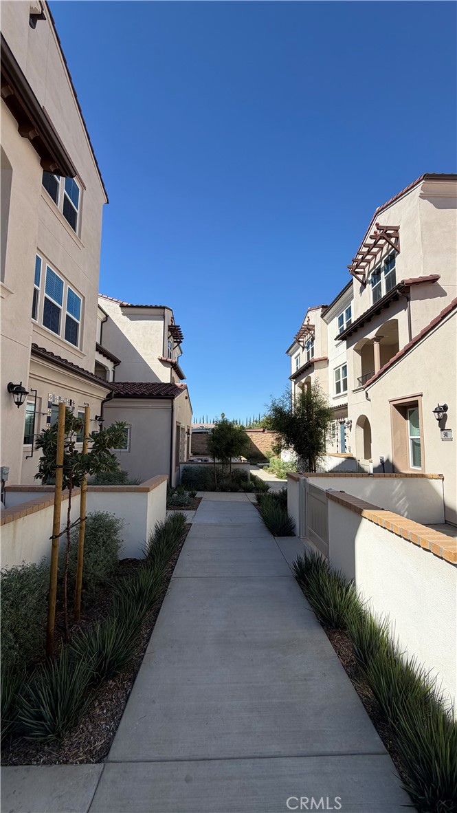 546 Gregory Way