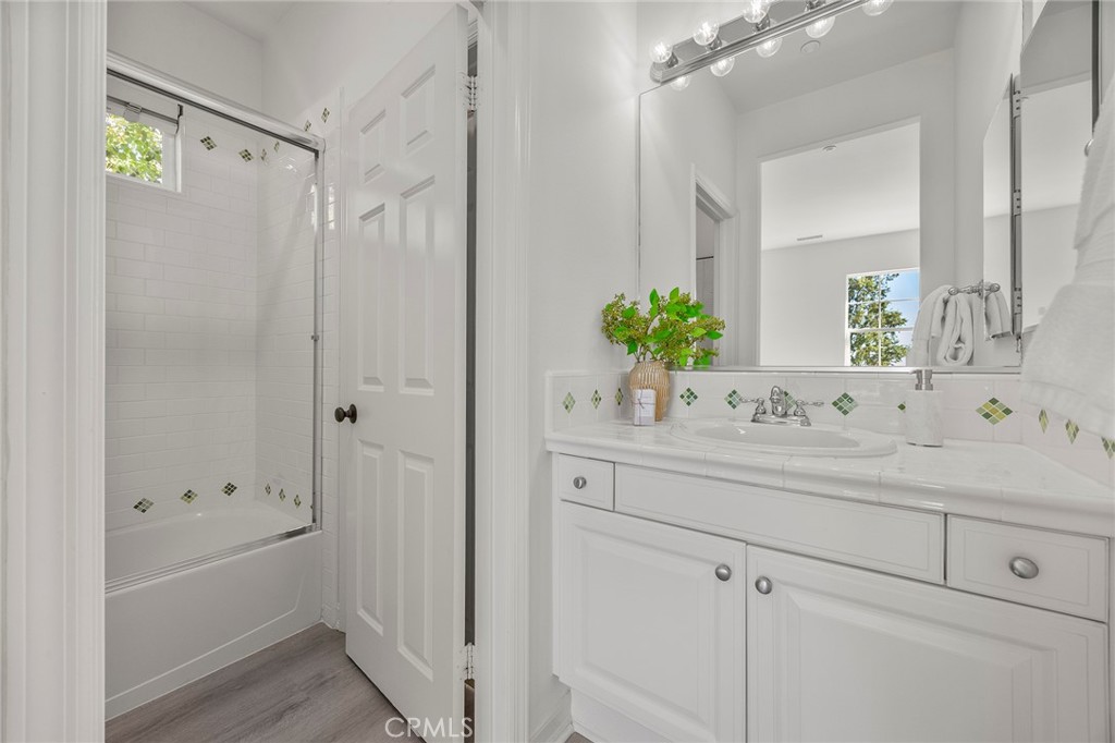 436 Tangerine Place