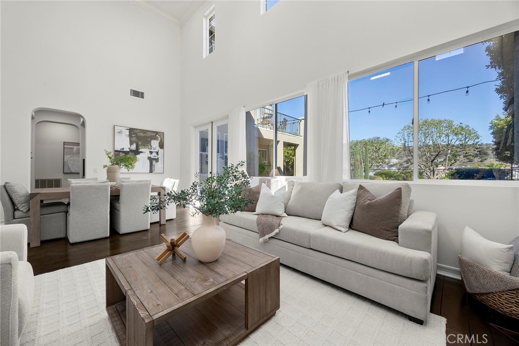 436 Tangerine Place