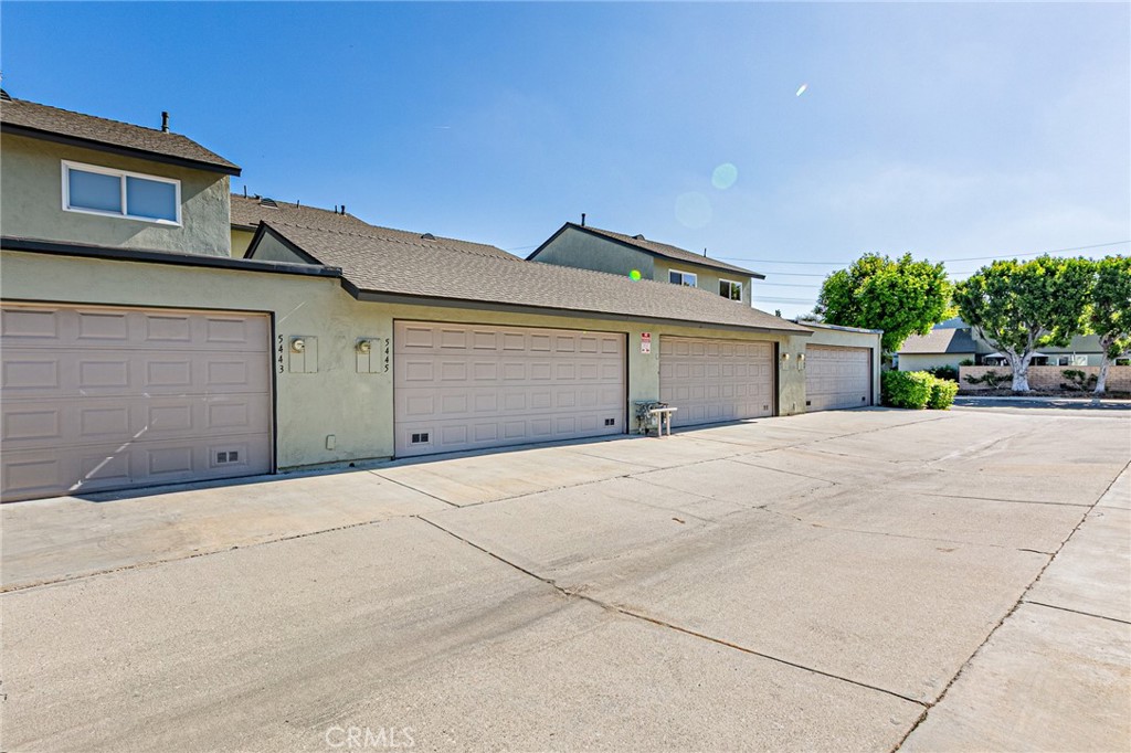 5445 Cajon