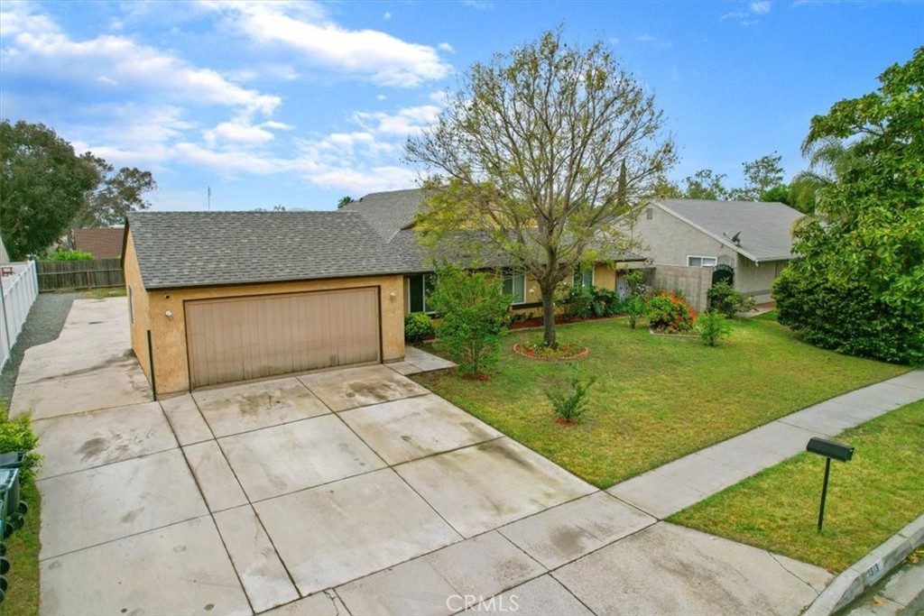 1313 W Rosewood Street