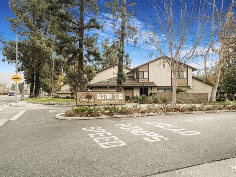 807 Via Sierra Nevada