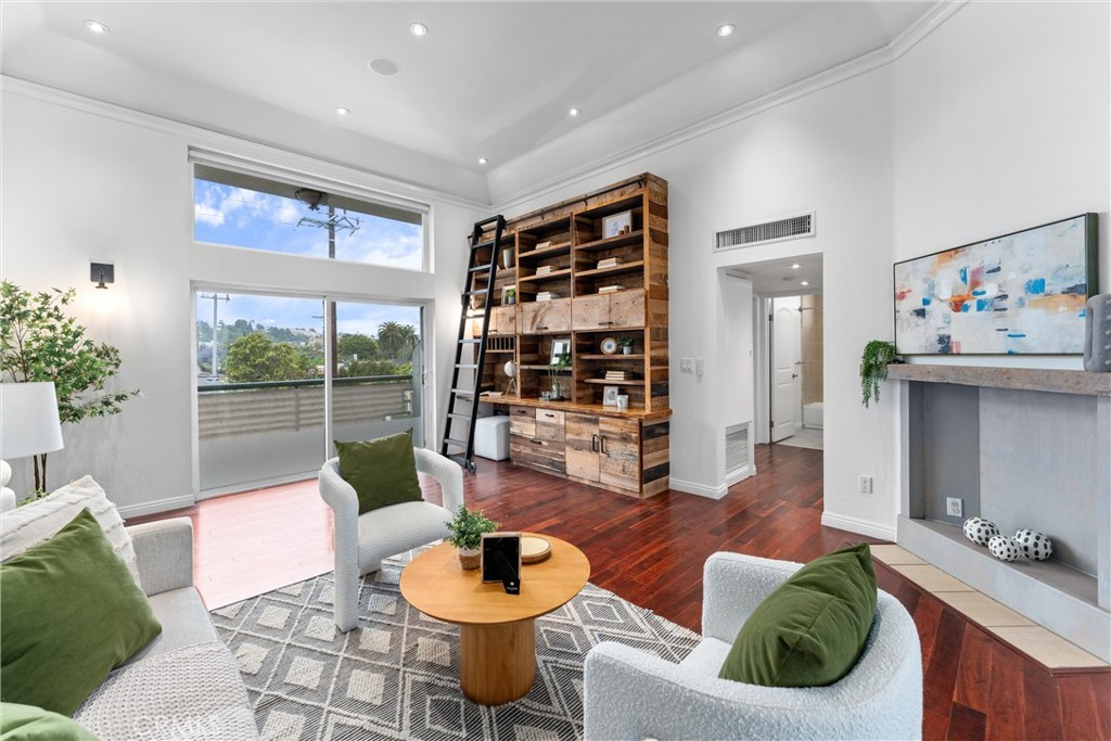 3604 Westwood Boulevard 203