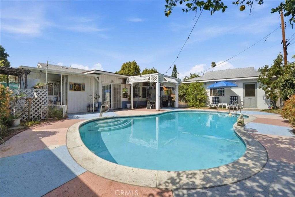 138 S Fernwood