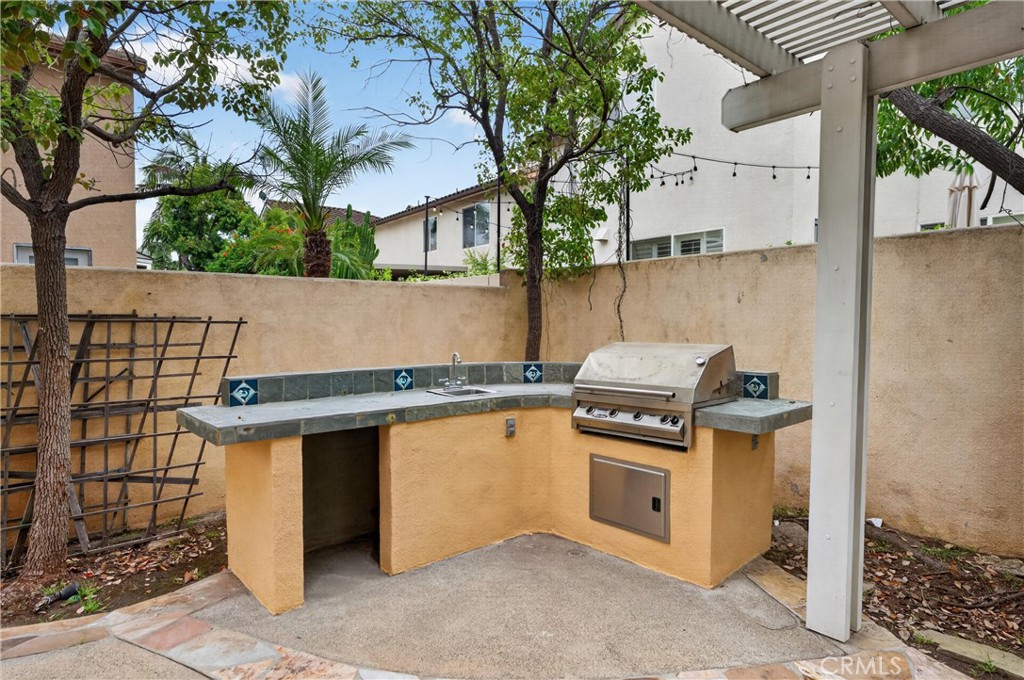 1002 Kemp Dr