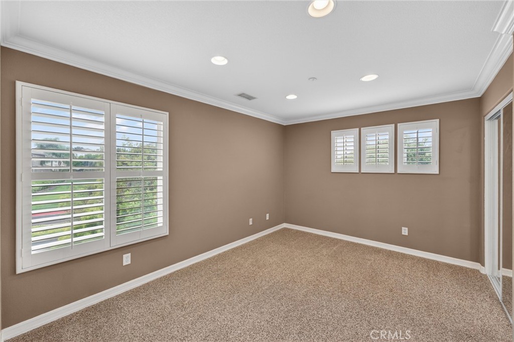 1002 Kemp Dr