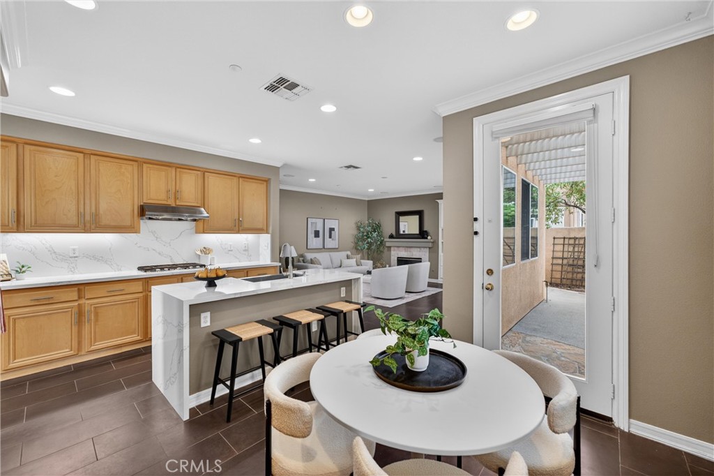 1002 Kemp Dr