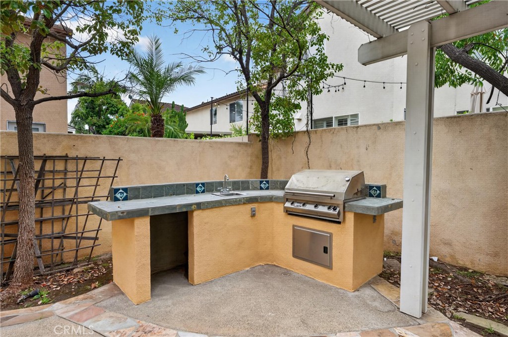 1002 Kemp Dr