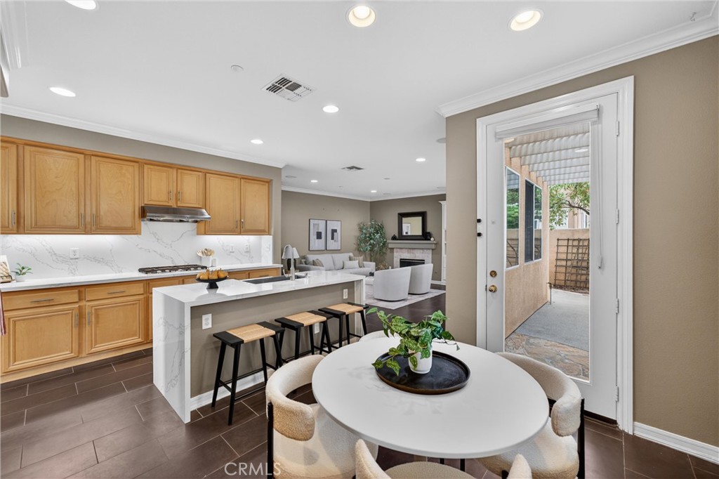 1002 Kemp Dr