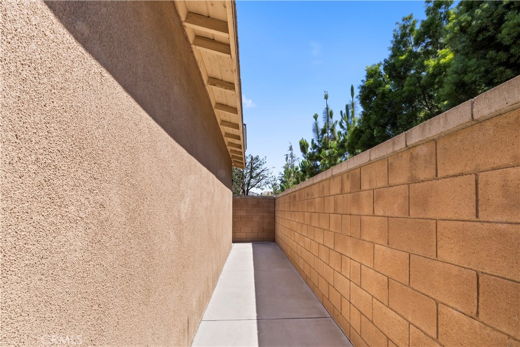 3147 E Yellowstone Drive