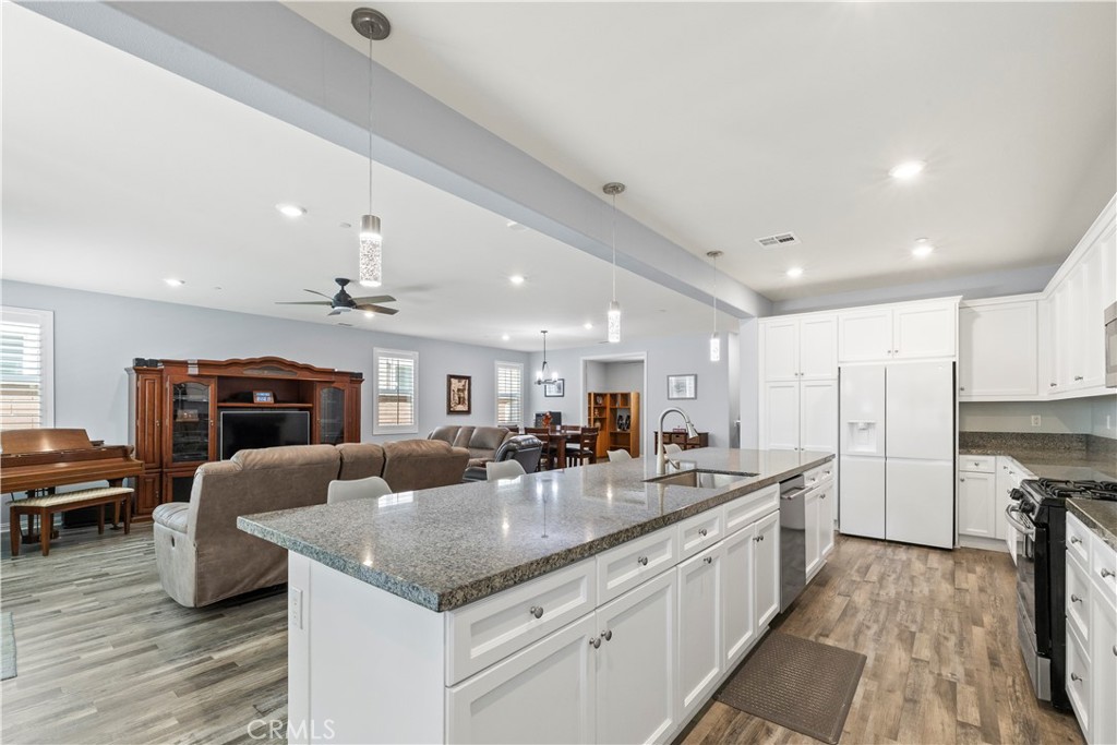 3147 E Yellowstone Drive