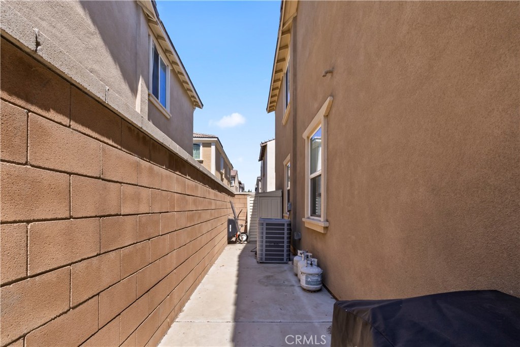3147 E Yellowstone Drive