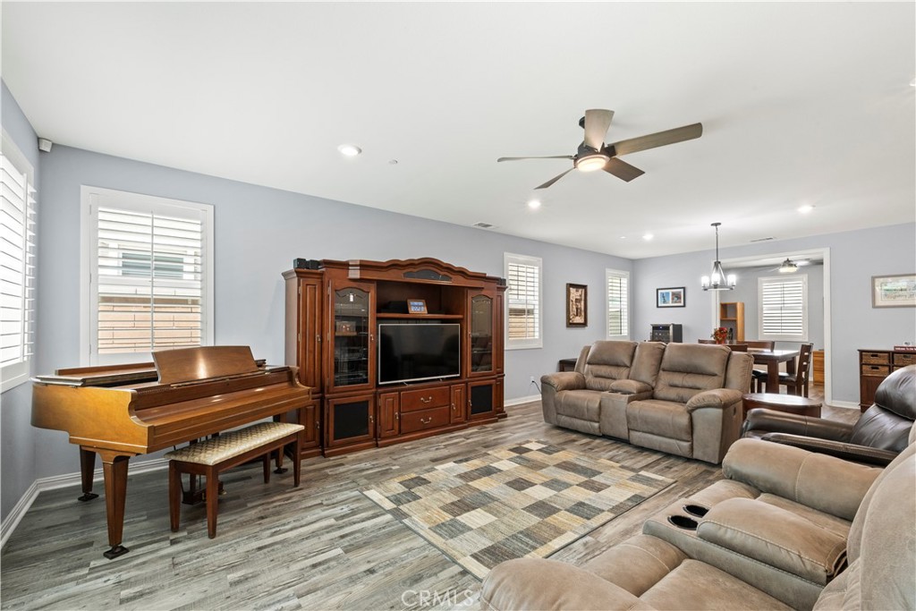3147 E Yellowstone Drive