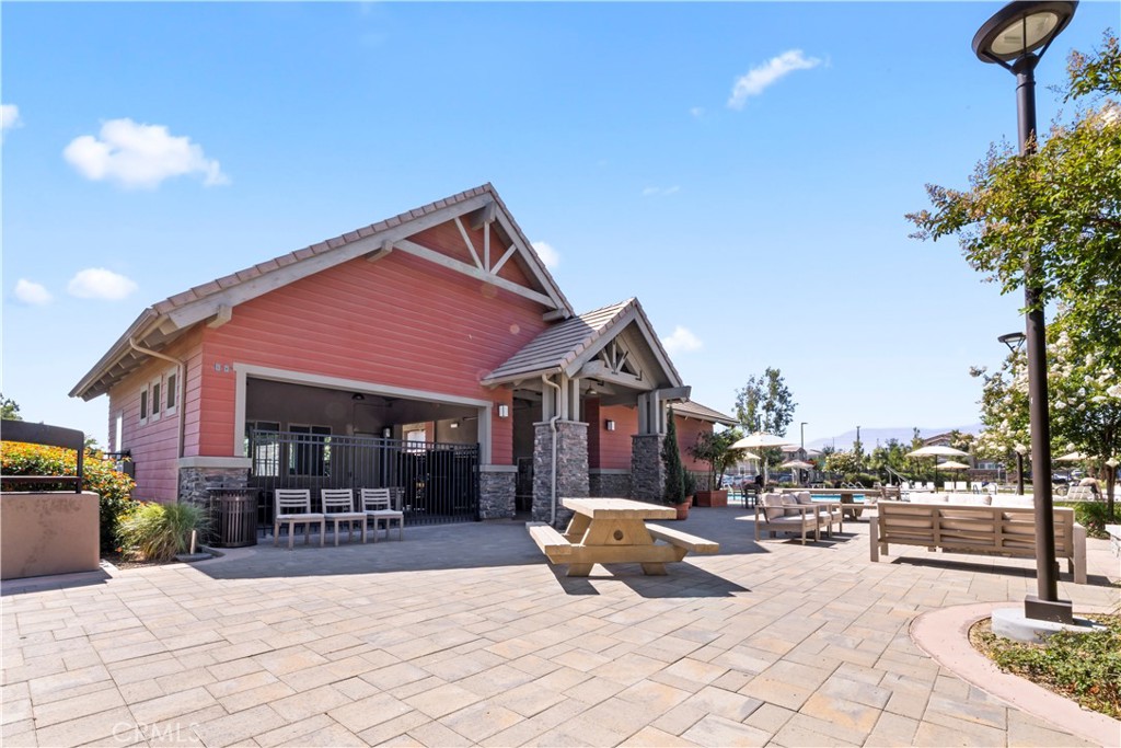 3147 E Yellowstone Drive