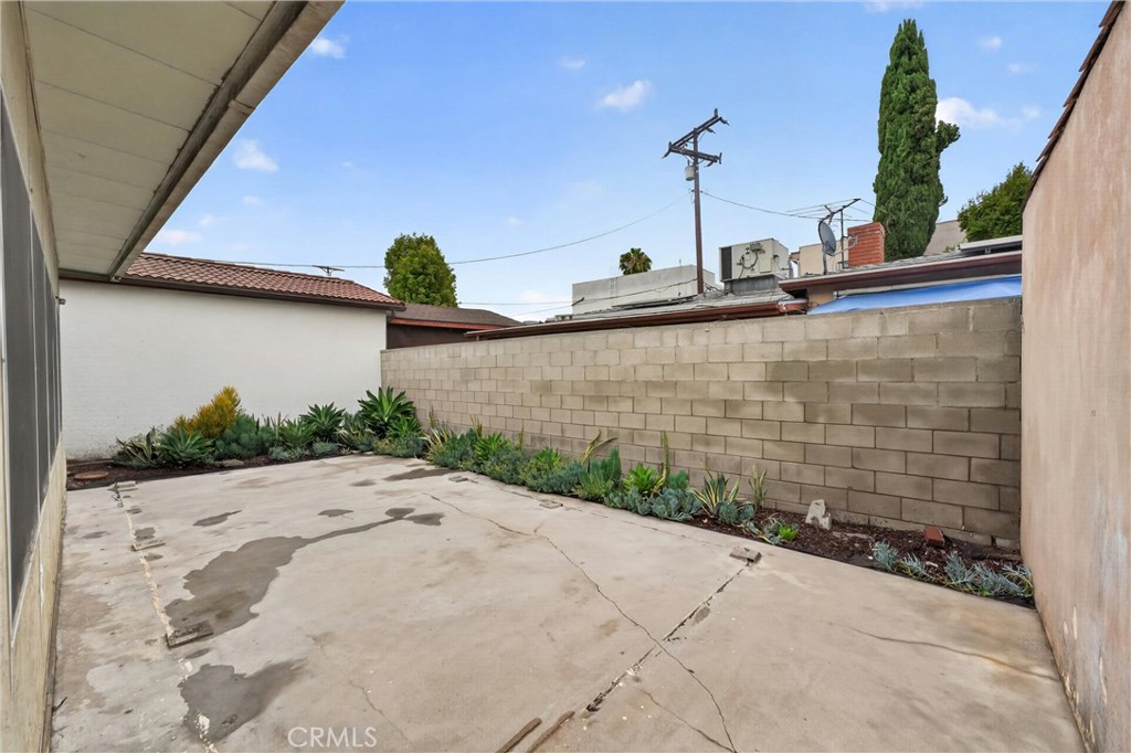 300 N Marengo Ave