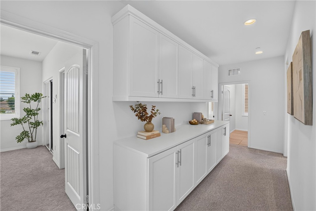 1115 N Vecino