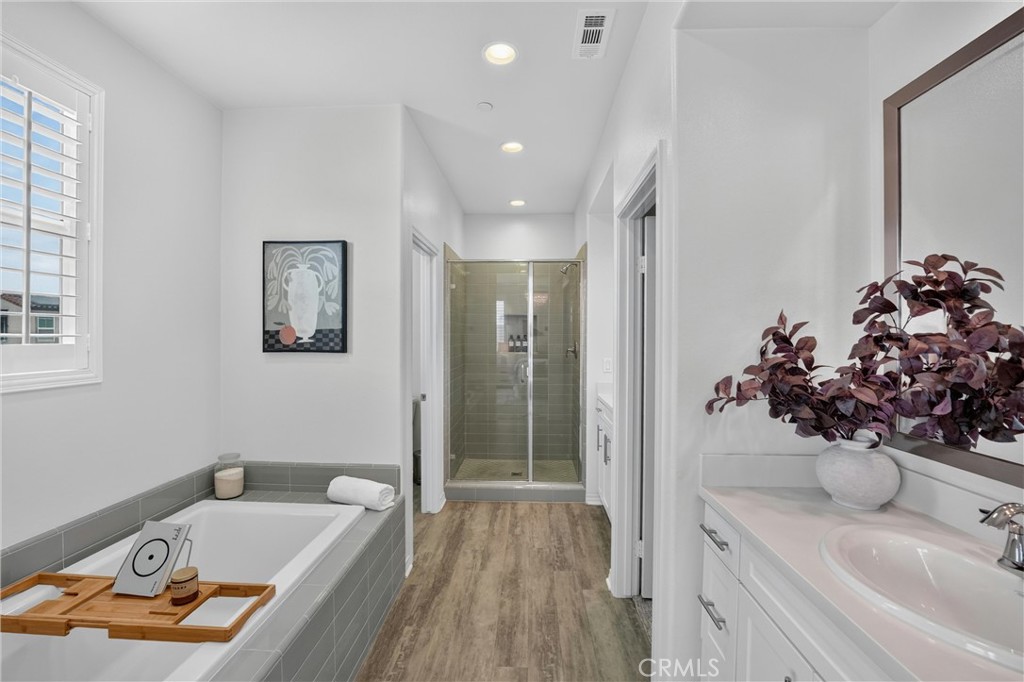 1115 N Vecino