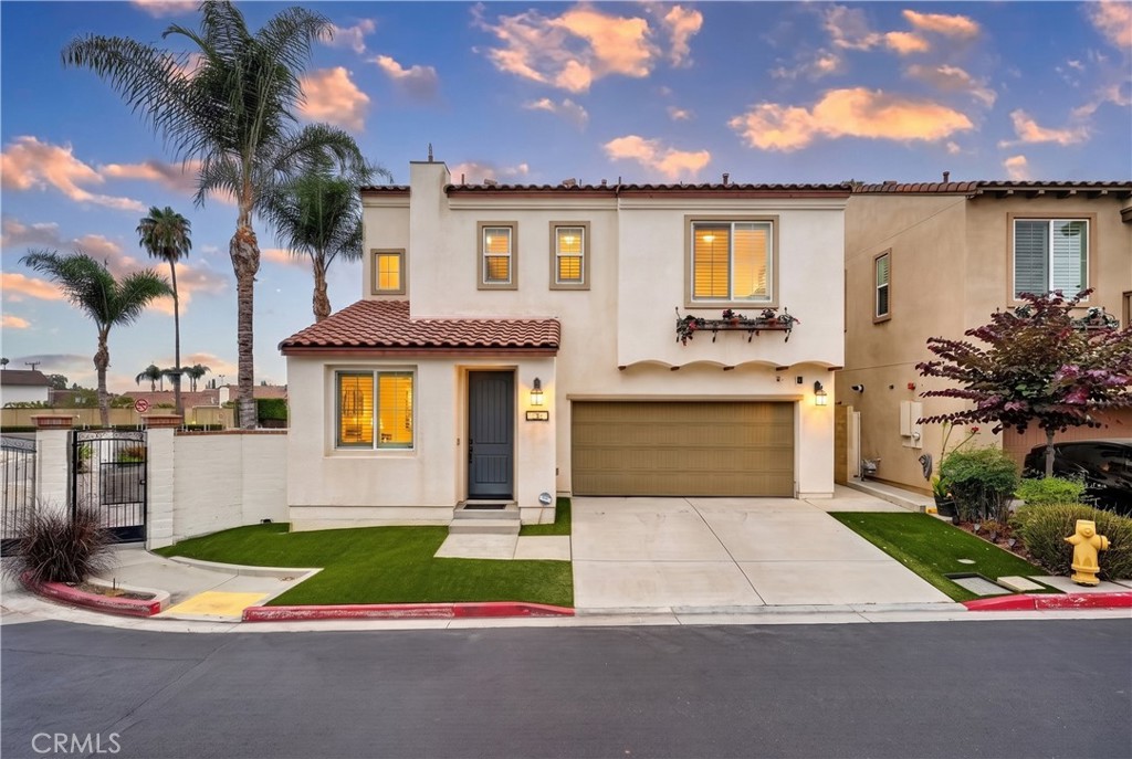 1115 N Vecino