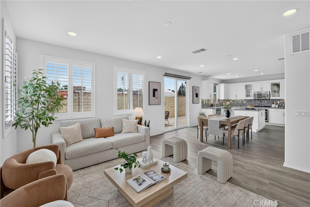 1115 N Vecino