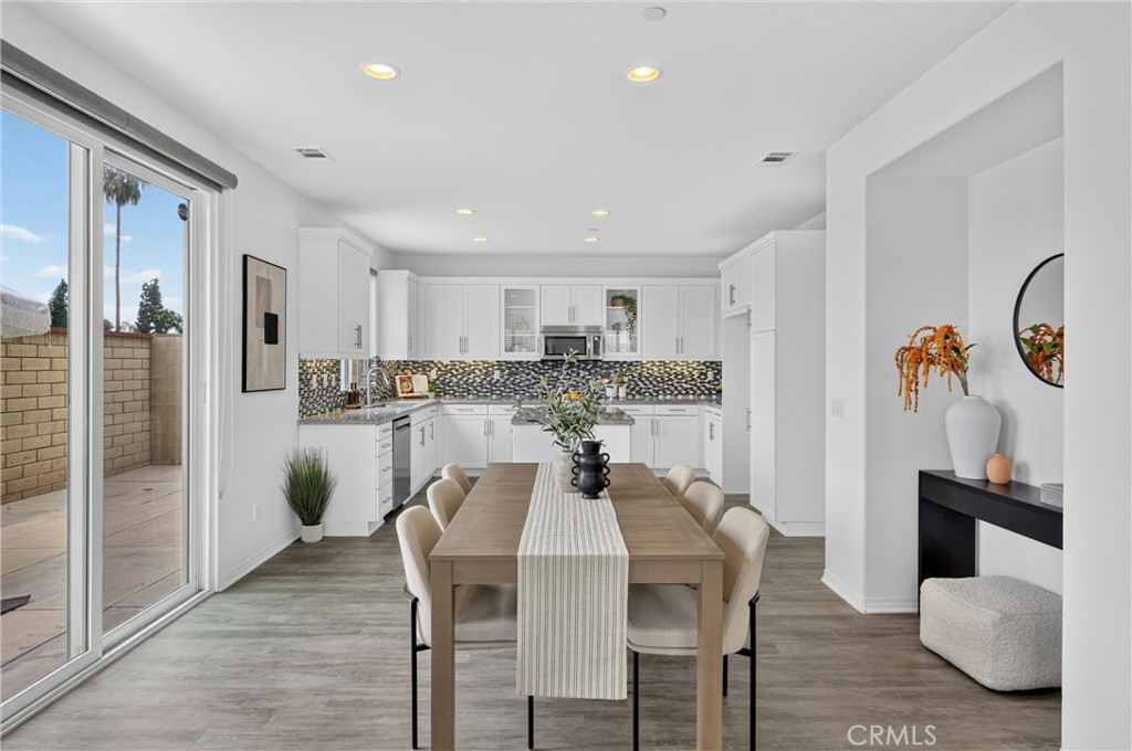 1115 N Vecino