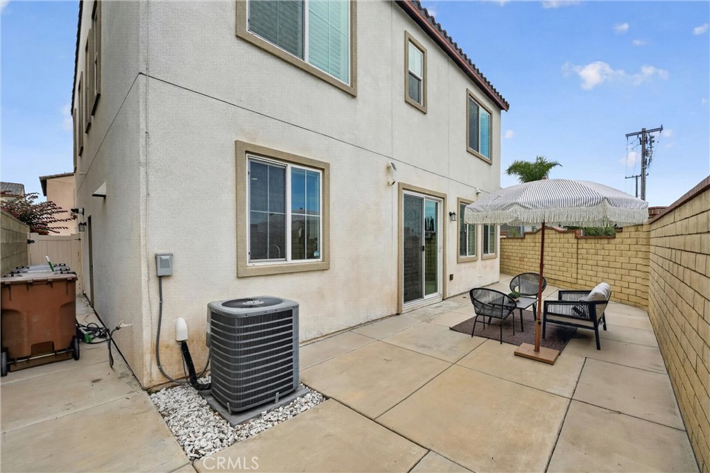 1115 N Vecino