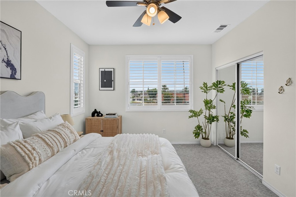 1115 N Vecino