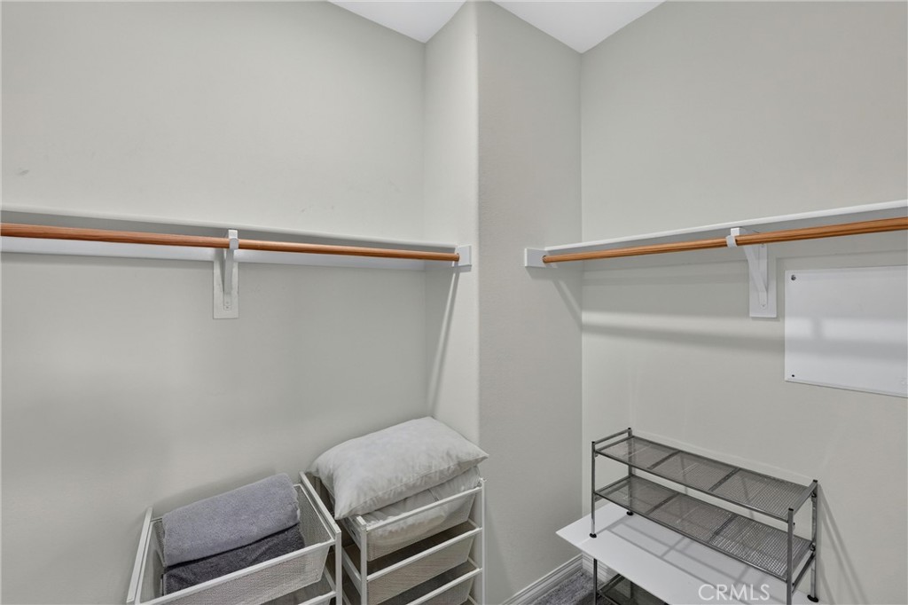 1115 N Vecino