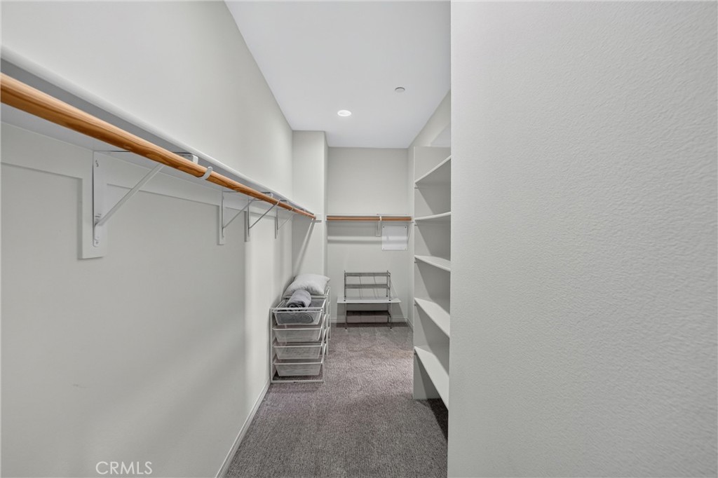 1115 N Vecino