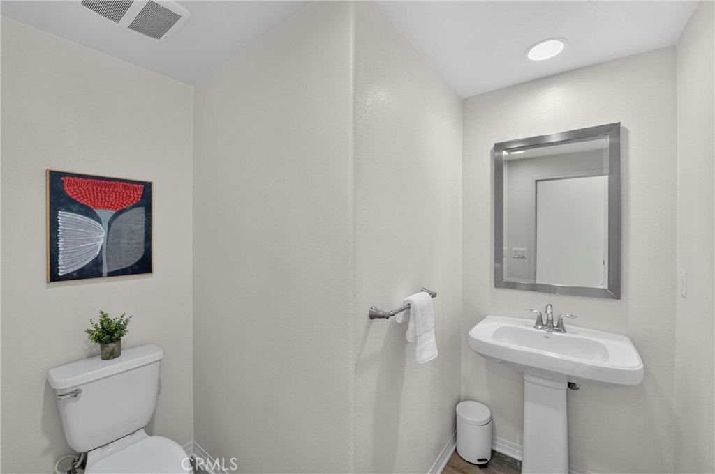 1115 N Vecino
