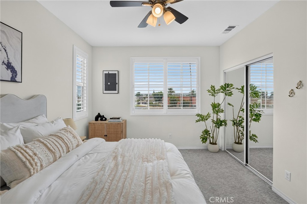 1115 N Vecino