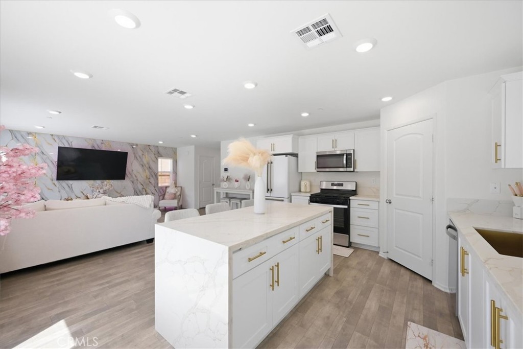 8252 Peachwillow Court