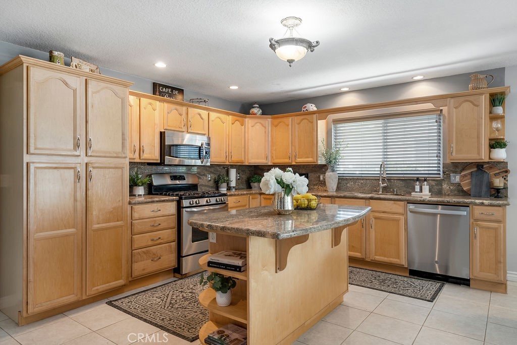 5492 Westmoreland Drive