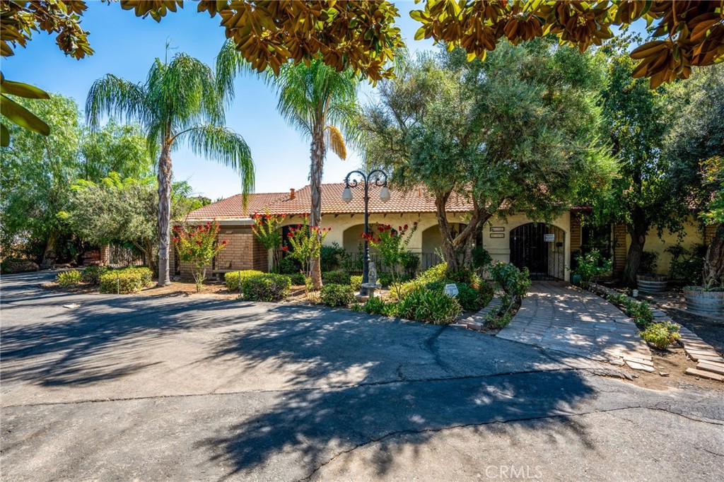 3730 N Armstrong Avenue