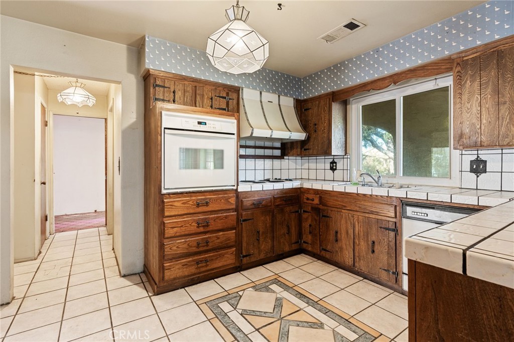 3730 N Armstrong Avenue