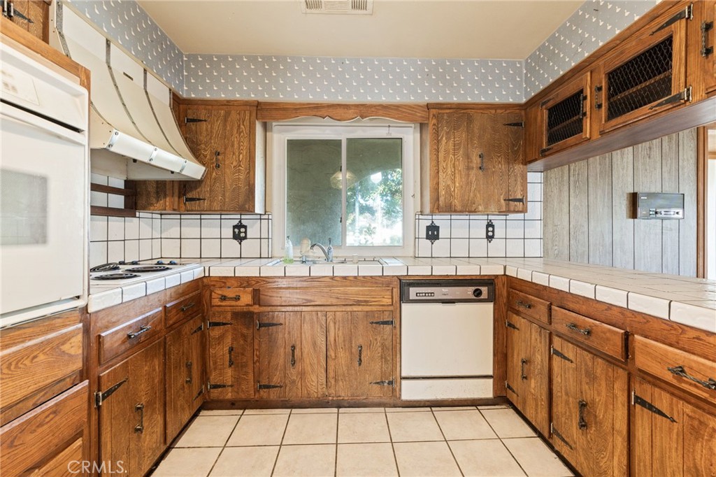 3730 N Armstrong Avenue