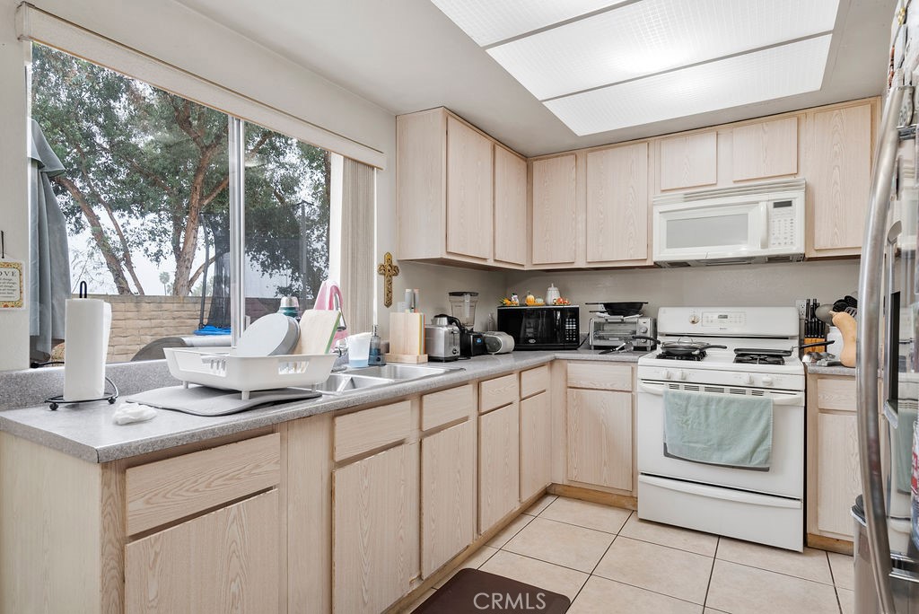 2734 Amanda Street B