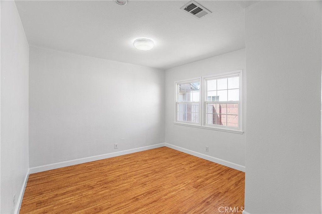 11542 Robert Lane