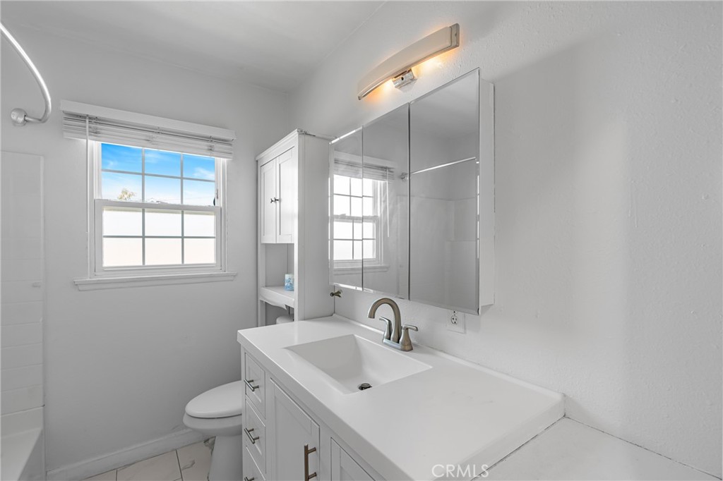 11542 Robert Lane