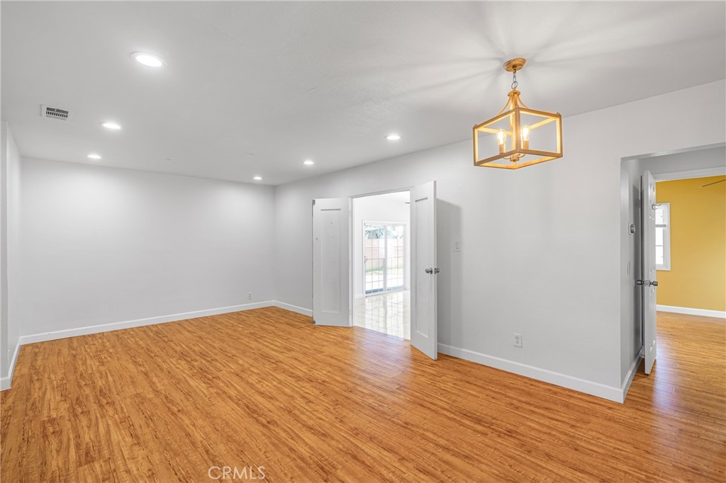 11542 Robert Lane