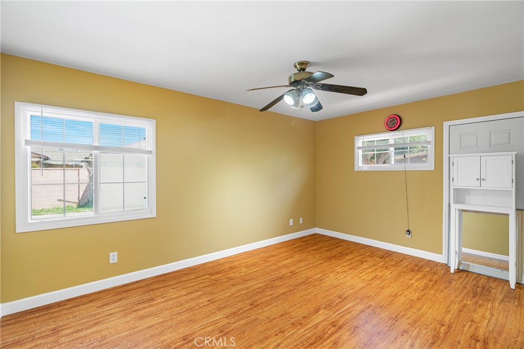 11542 Robert Lane
