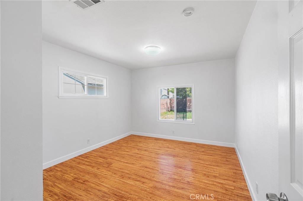 11542 Robert Lane