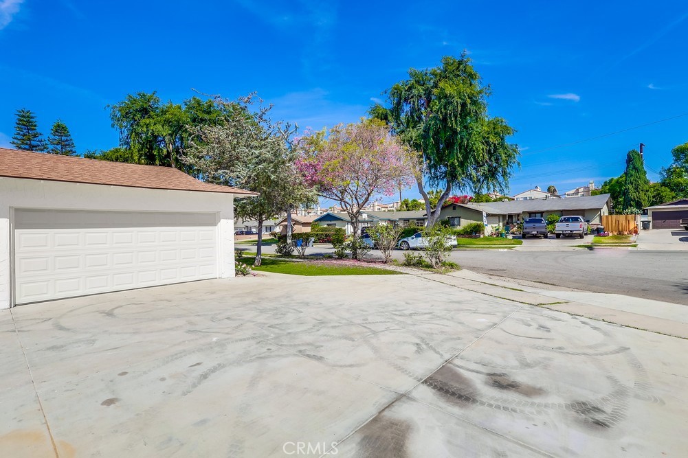 2020 Wilshire Avenue