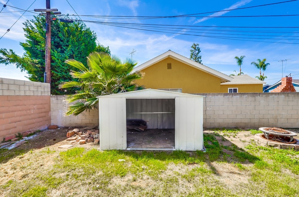 2020 Wilshire Avenue