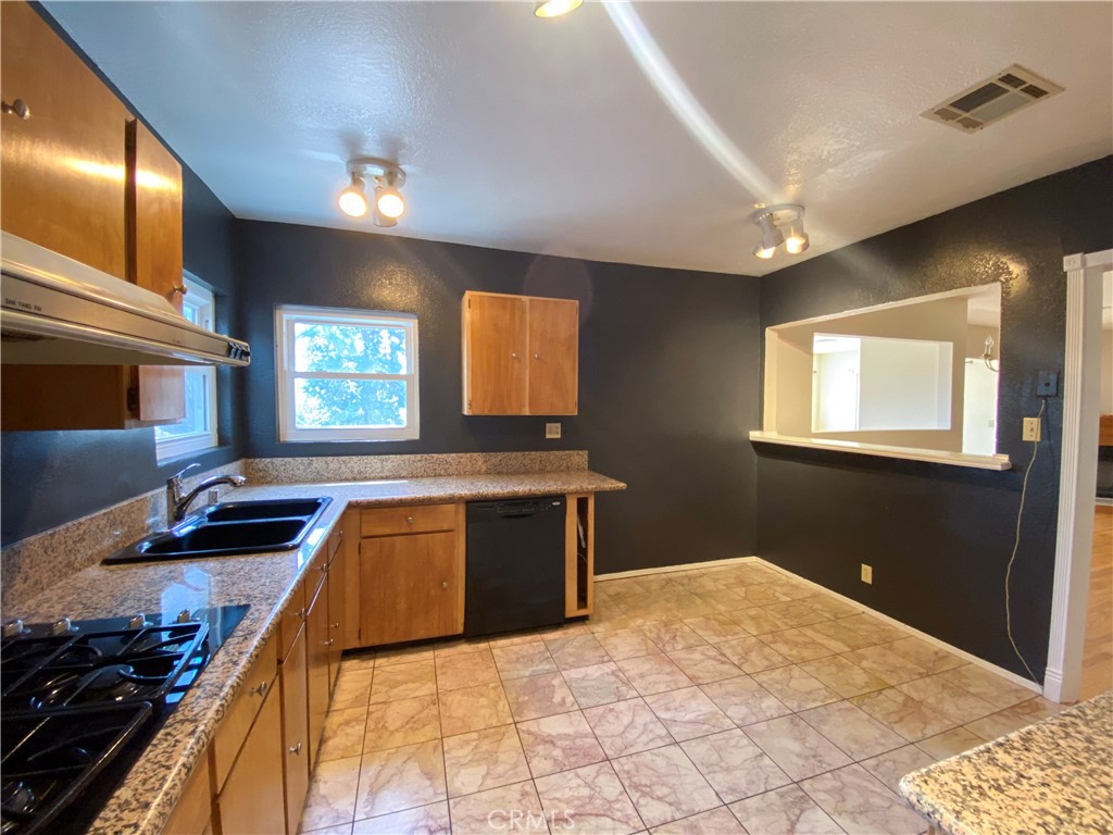 408 De La Fuente Street