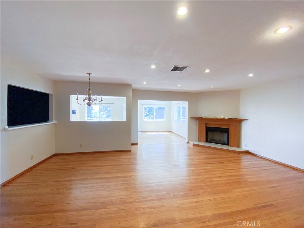 408 De La Fuente Street