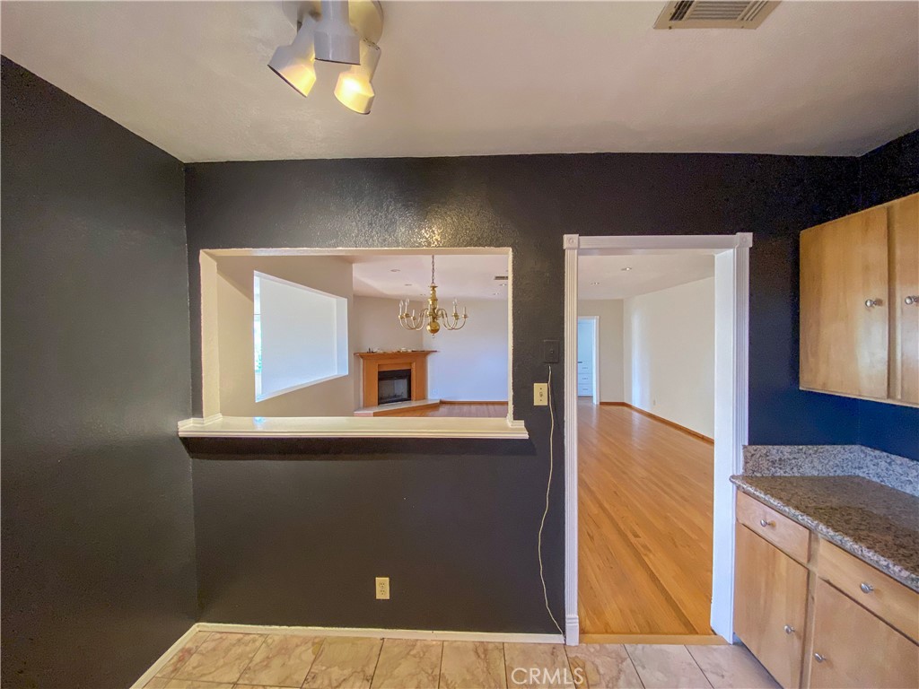 408 De La Fuente Street