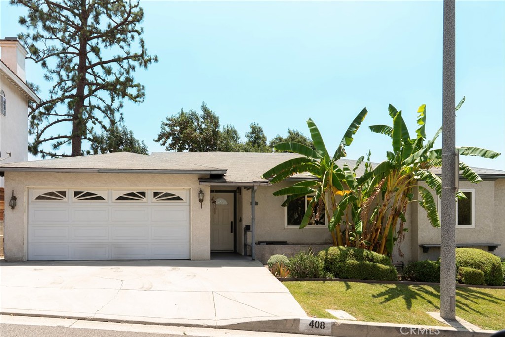 408 De La Fuente Street