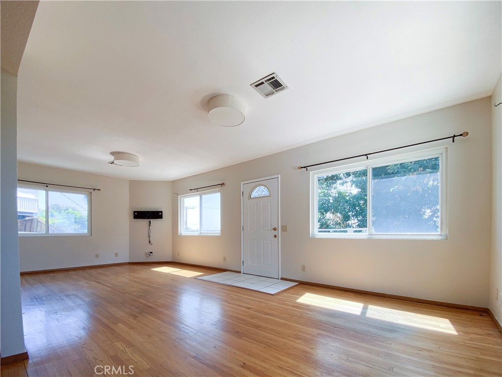 408 De La Fuente Street